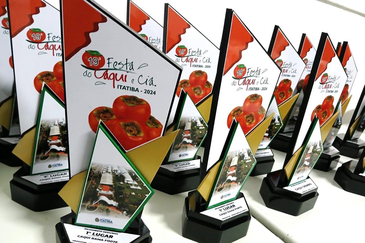 Festa do Caqui: agricultores locais recebem seus troféus em evento na Casa da Agricultura