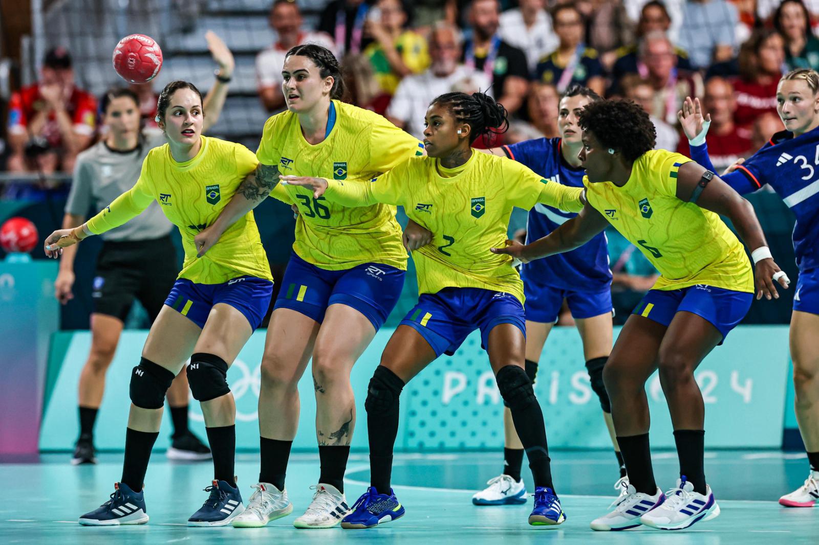 Handebol: Brasil perde da França, mas segue com chances de classificação em Paris 2024