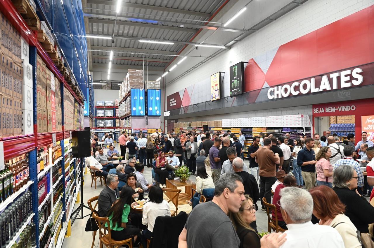 Nova loja de atacado gera mais de 250 postos de trabalho em Campinas