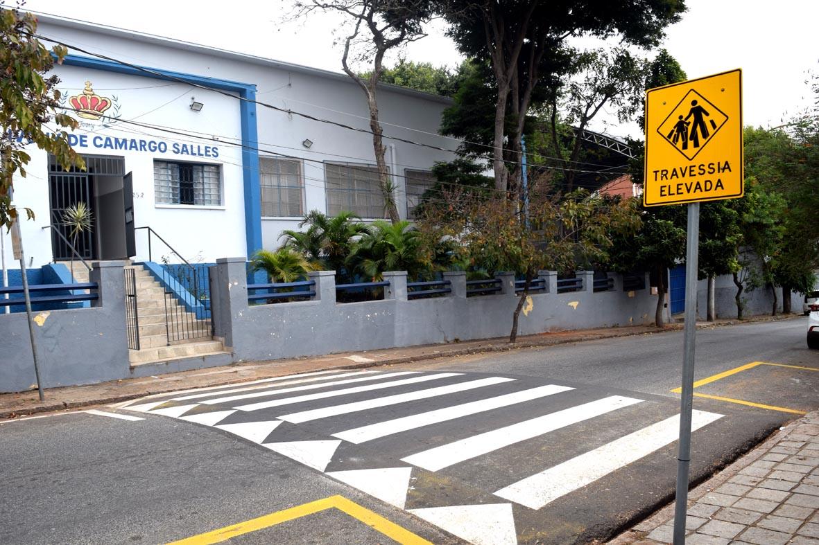 Rota das Bandeiras conclui revitalização de sinalização no entorno da escola Ivony