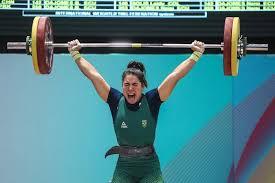 Amanda Schott perde 16kg, levanta 229kg e chega na 8ª posição no levantamento de pesos em Paris 2024