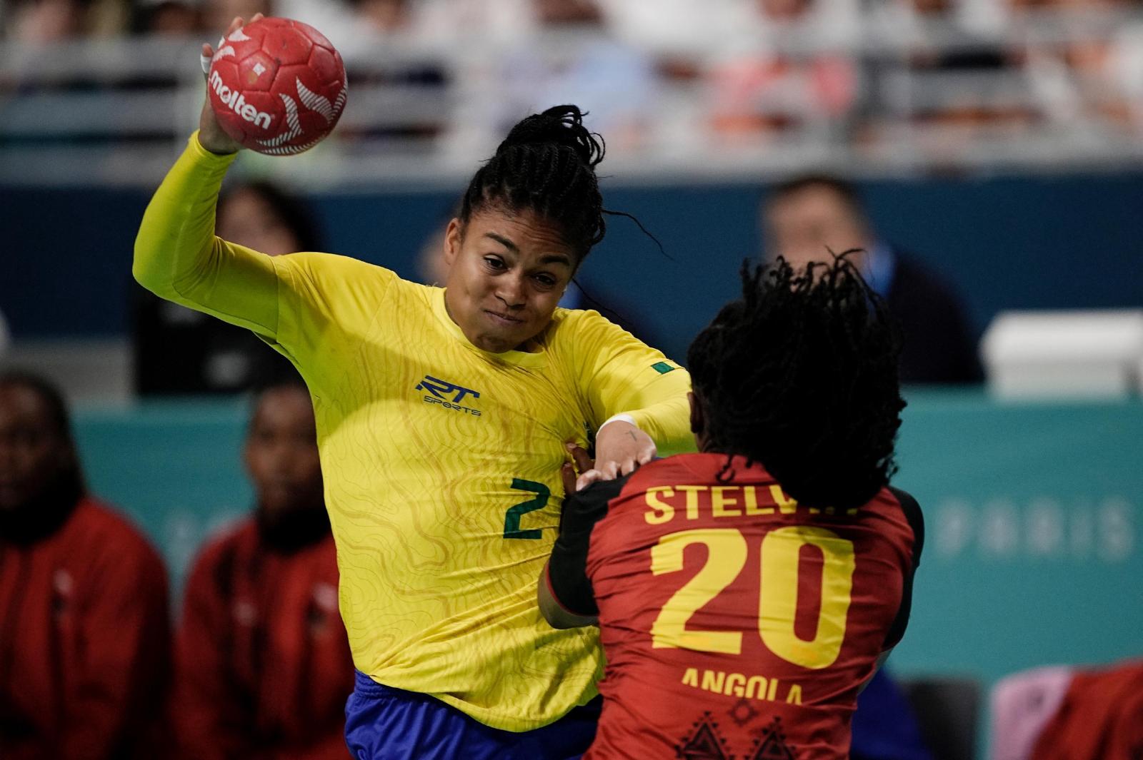 Com a liderança de Bruna de Paula, seleção brasileira feminina de handebol avança para as quartas