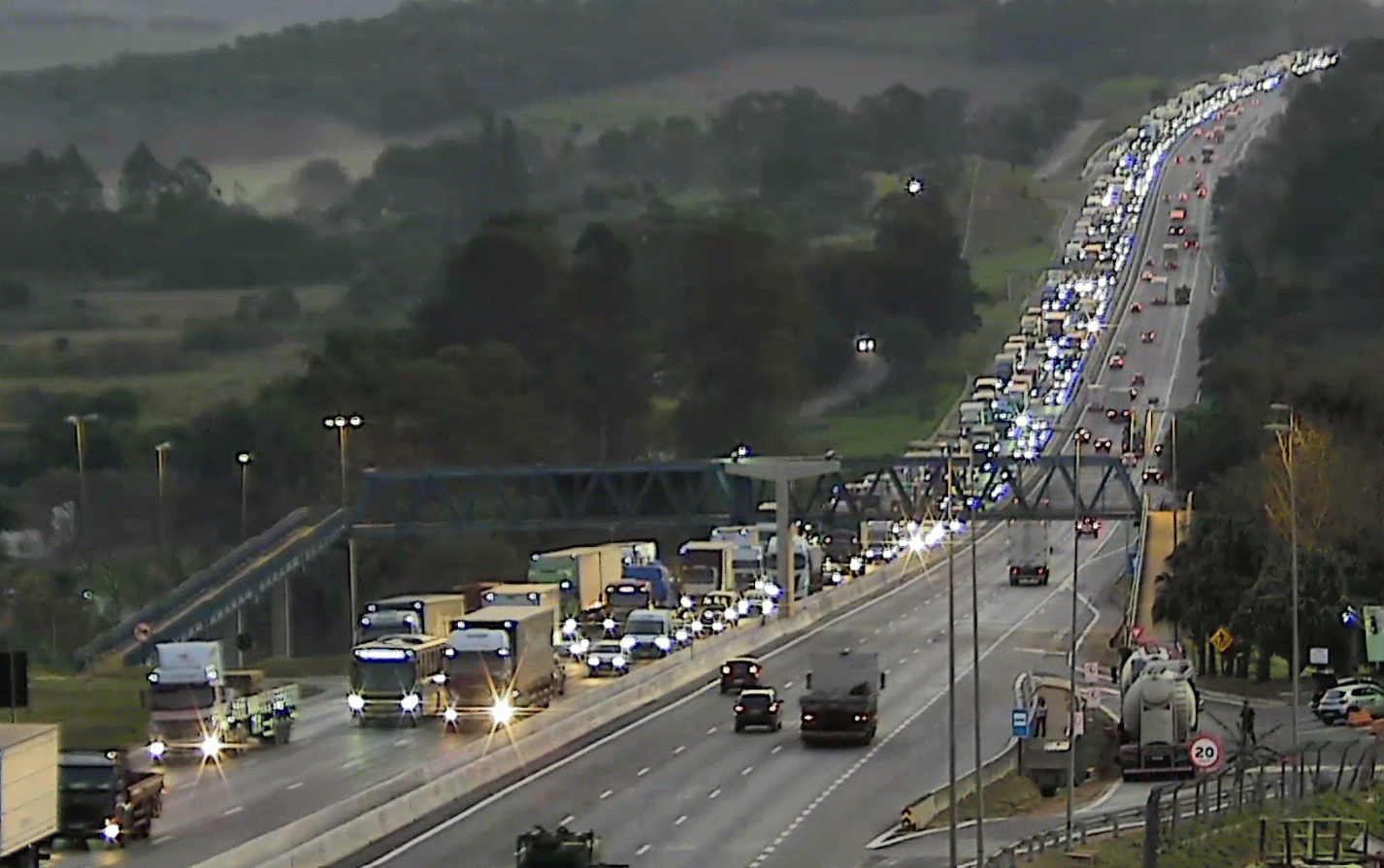 Congestionamento na D.Pedro em Atibaia