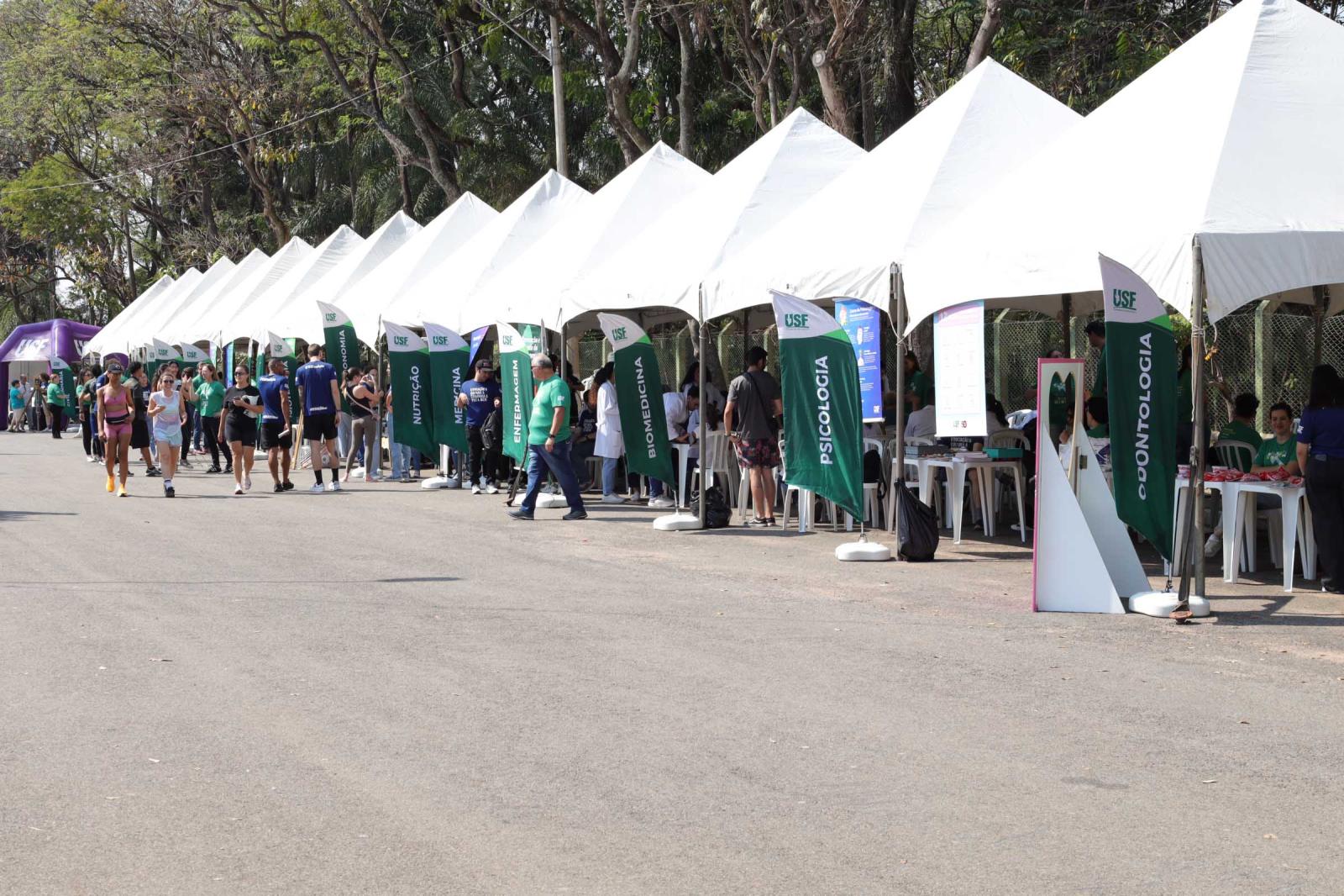 Estudantes e docentes participam do USF em Ação na Lagoa do Taquaral