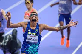 Júlio César Agripino é ouro e bate recorde mundial na corrida dos 5 km