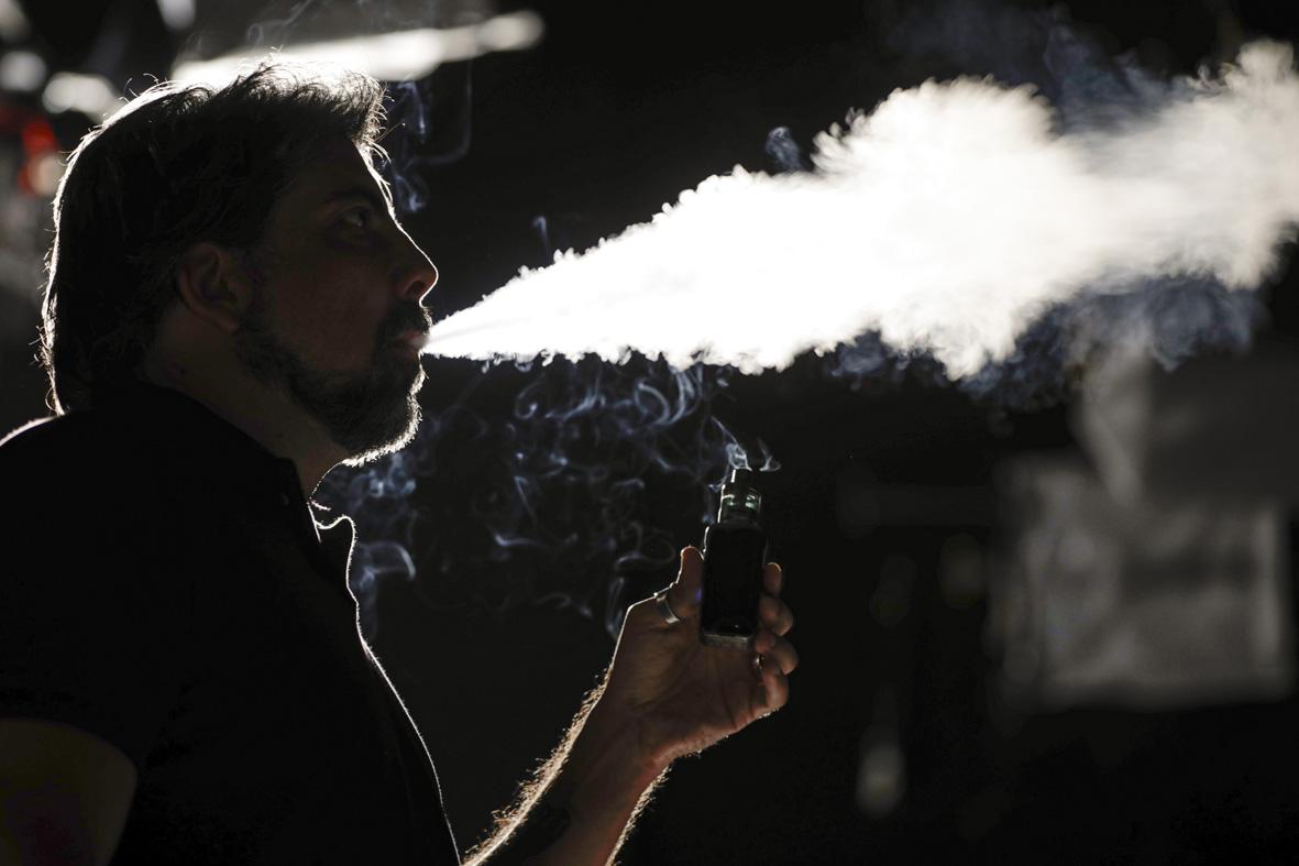 Liberação dos vapes vai de encontro às ações antitabagismo do mês de agosto