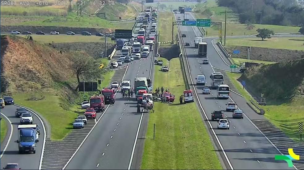 Mulher morre e outros 4 ficam feridos em acidente no Anel Viário, em Valinhos