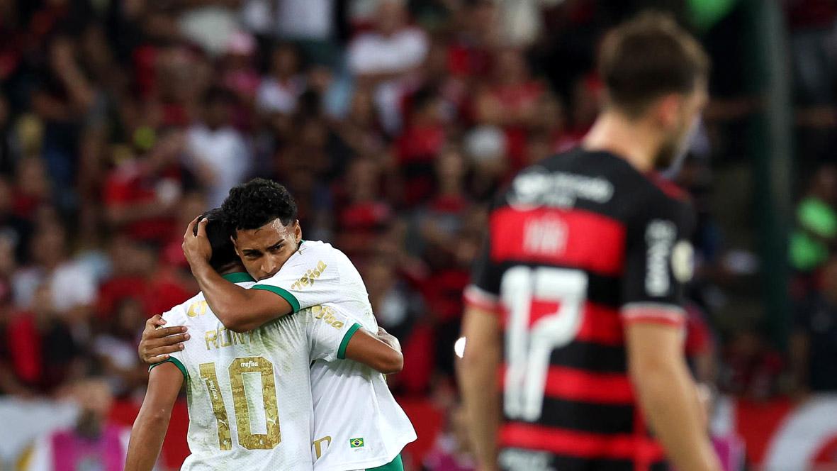  São Paulo embala e Palmeiras fica no empate com o Flamengo 