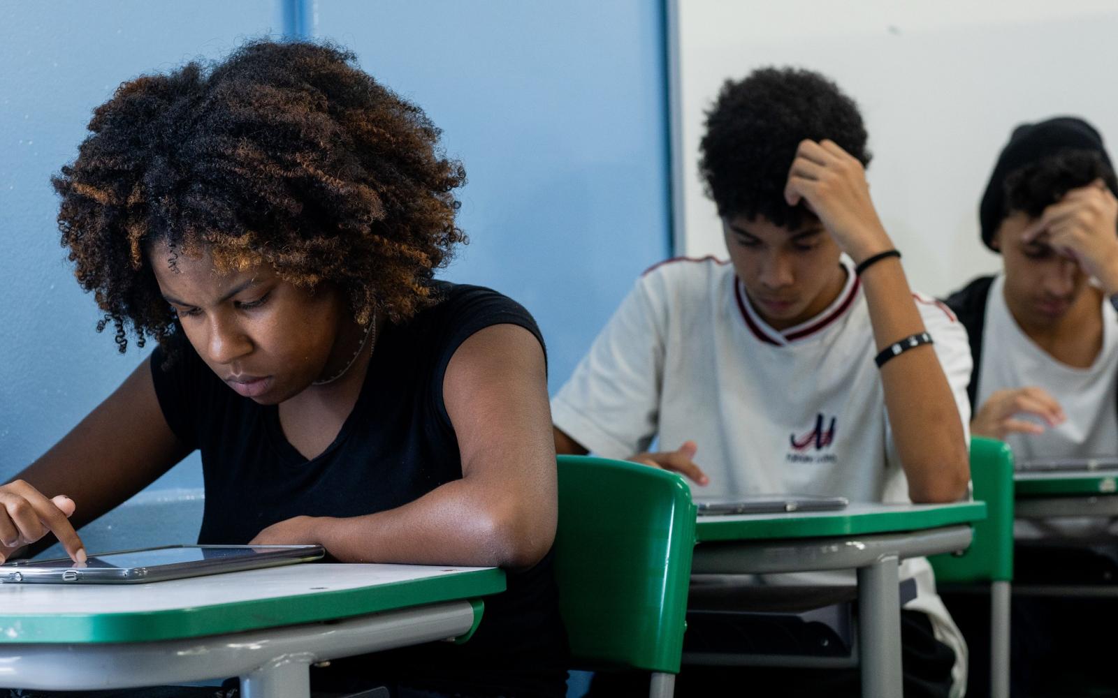 Educação define premiação para grêmios de escolas com melhores notas no Saresp 