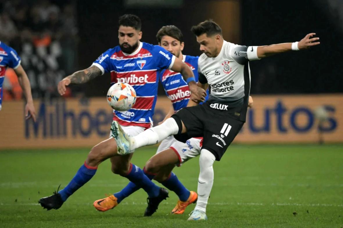  Em grande noite, Corinthians faz 3 a 0 no Fortaleza e avança à semifinal da Copa Sul-Americana