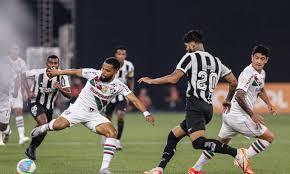 Fluminense e Botafogo fazem clássico de opostos no Brasileiro