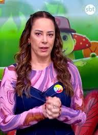 Silvia Abravanel volta à TV após morte de Silvio Santos e se emociona em discurso