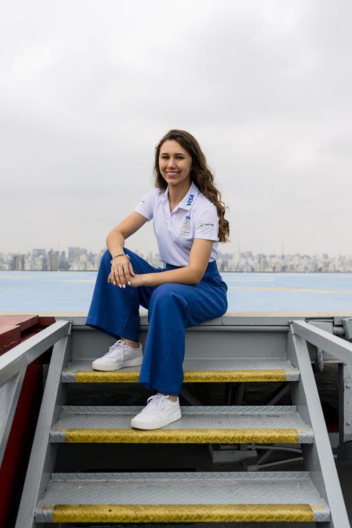 Brasileira ingressa no programa da equipe Red Bull de Fórmula 1