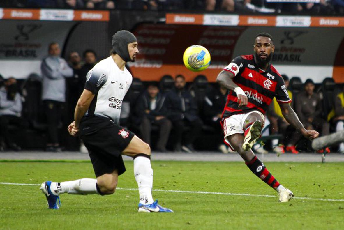  Corinthians pressiona, mas Flamengo segura empate e está na final