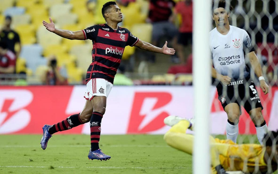  Corinthians suporta pressão, mas perde para o Flamengo no Maracanã