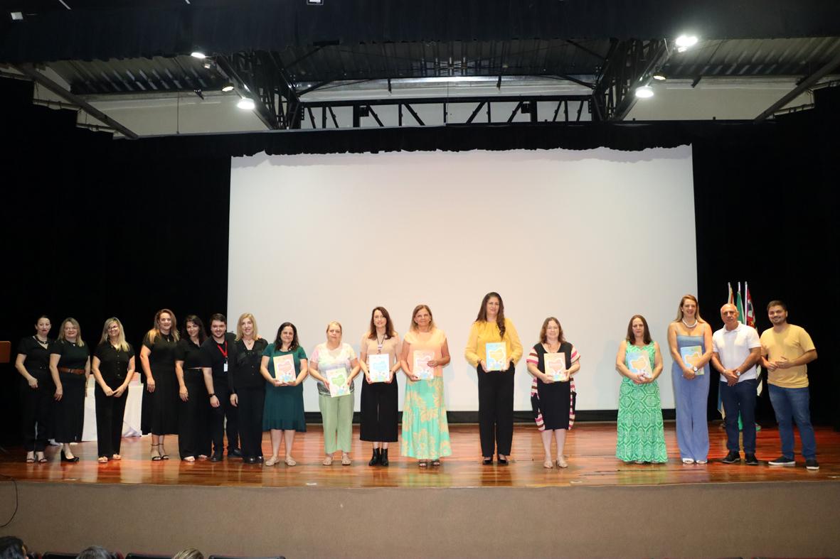 Evento marca entrega do Currículo Municipal das Escolas de Morungaba