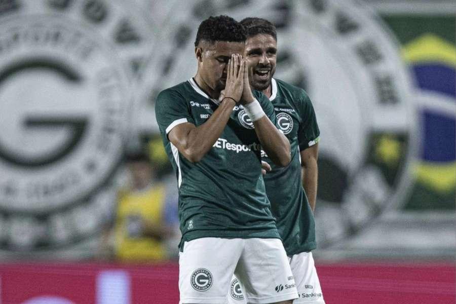 Santos perde para o Goiás e continua na vice-liderança