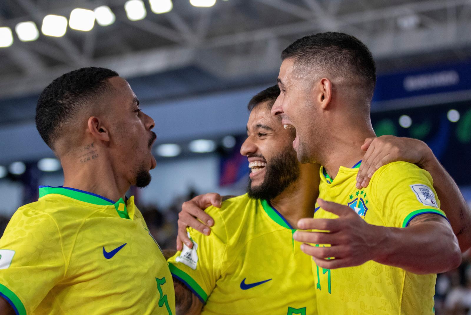 Seleção Brasileira enfrenta Ucrânia por uma vaga na final da Copa do Mundo de Futsal