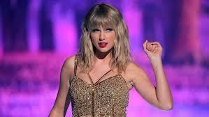 Taylor Swift doa US$ 5 milhões para ajudar vítimas de furacões nos EUA