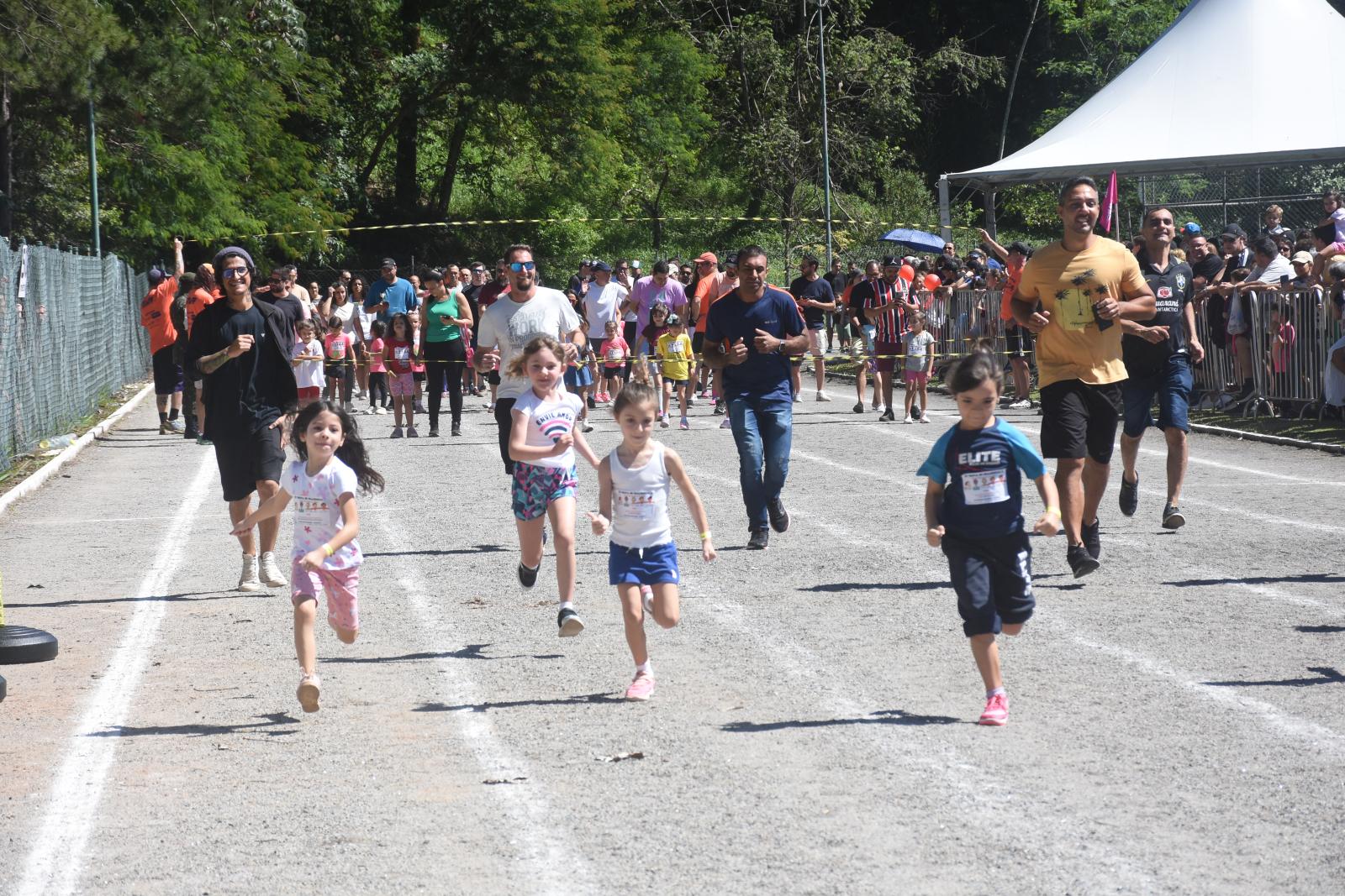 27ª Prova de Fraldinhas leva mais de 10 mil pessoas ao Parque Ferraz Costa