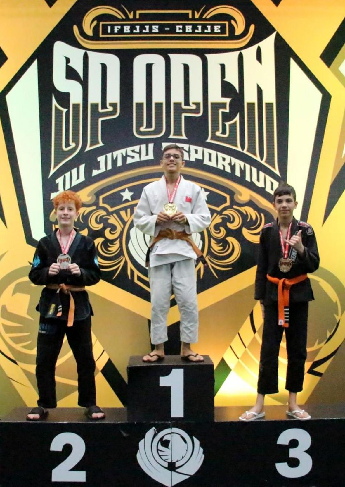 Arthur Eliziari conquista 2º lugar no São Paulo Open de Jiu-Jitsu