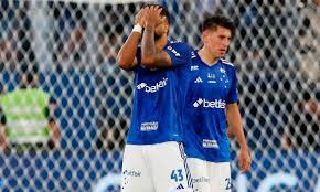 Cruzeiro é vice-campeão sul-americano após levar 3 a 1 do Racing