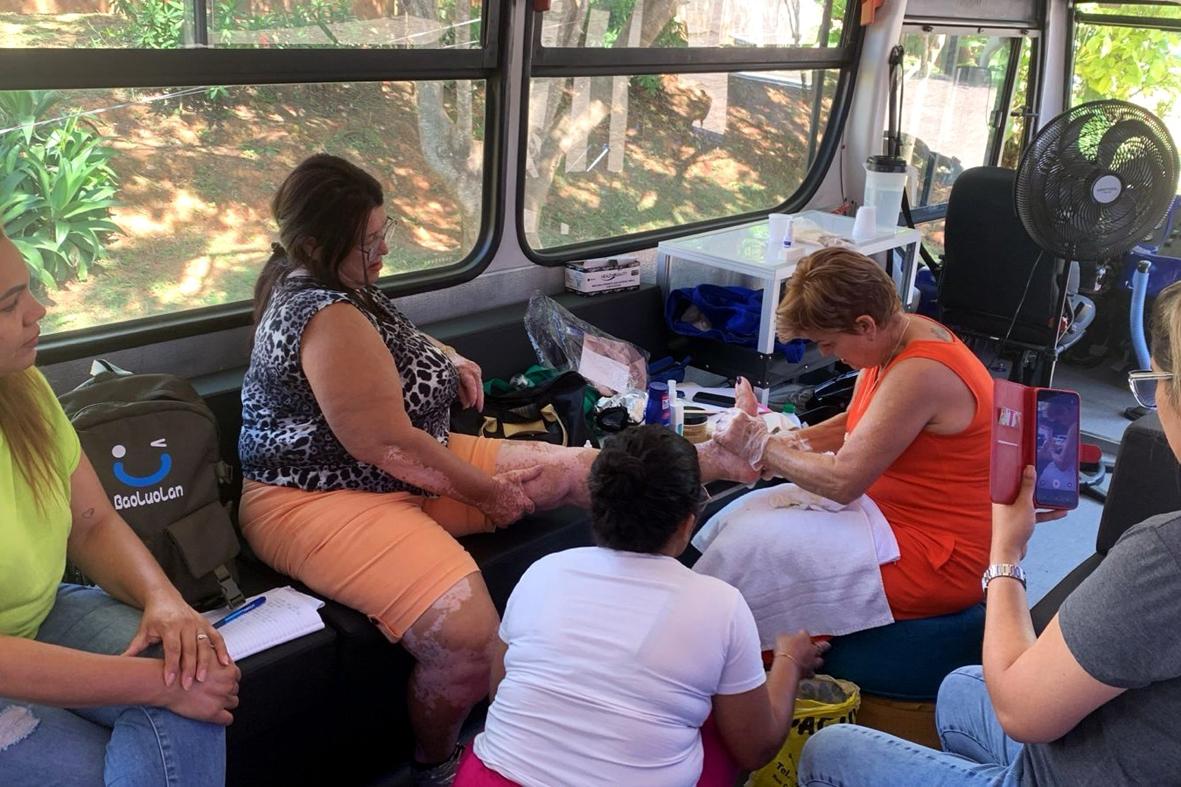 Unidade Itinerante estreia sala de aula móvel com workshops e anuncia última aula do ano