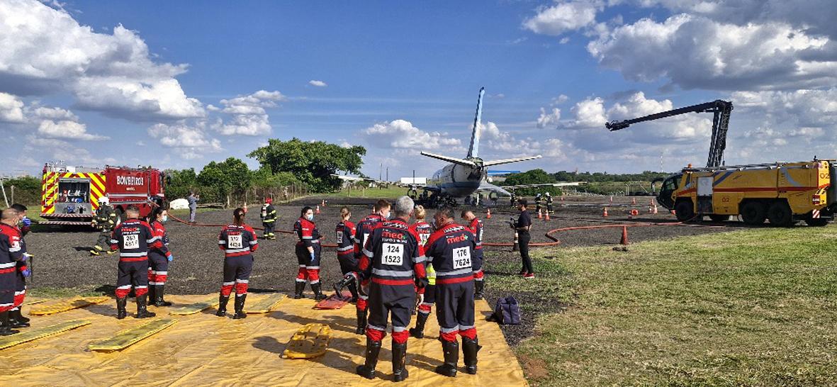 Viracopos realiza simulado de emergência com aeronave no pátio