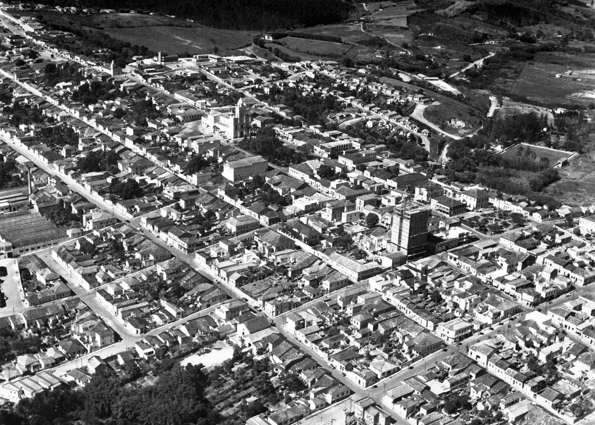 Fotos aéreas da região central de Itatiba décadas de 1950 e 1960