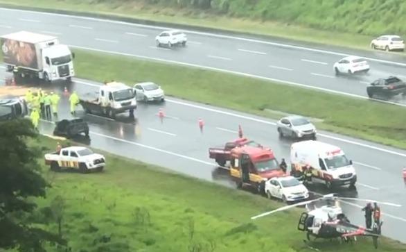 Acidente da Rod. dos Bandeirantes deixa dois feridos em estado grave