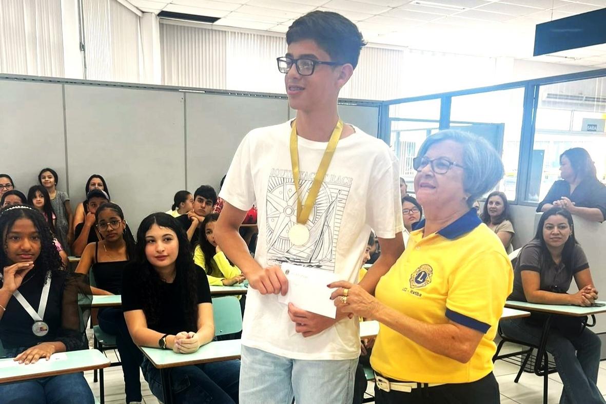 Aluno de Desenho do Cras Harmonia é premiado em etapa estadual de concurso sobre a paz