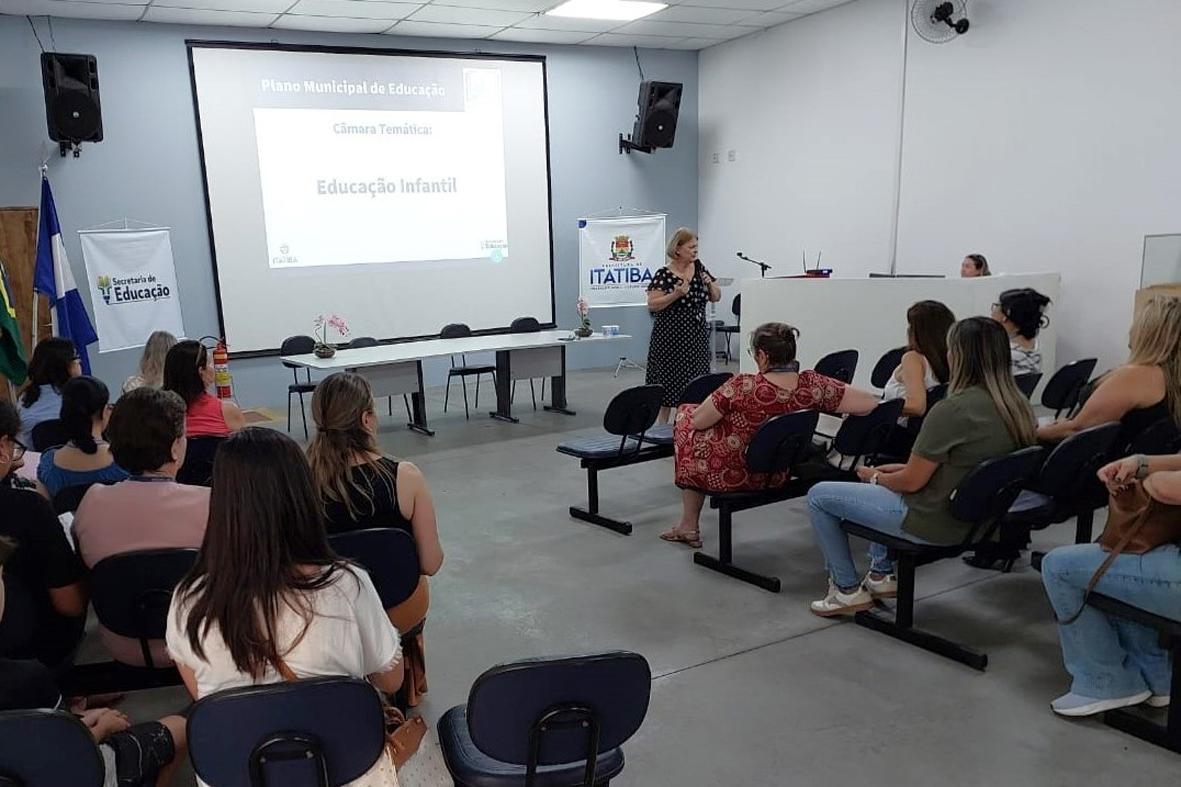 Educação apresenta relatório de avaliação em audiência pública do Plano Municipal