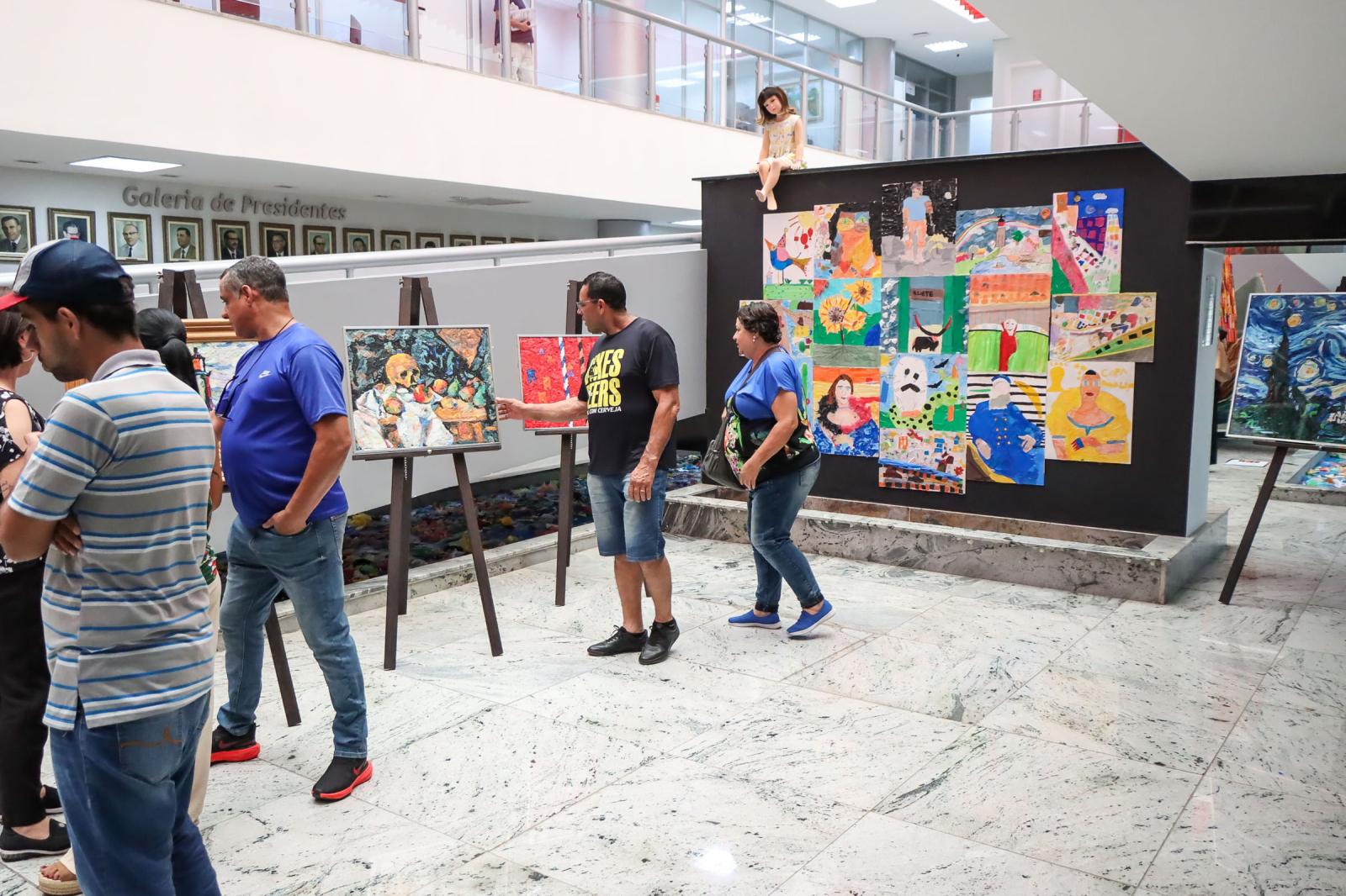 Exposição “Natureza Plástica” é inaugurada na Câmara