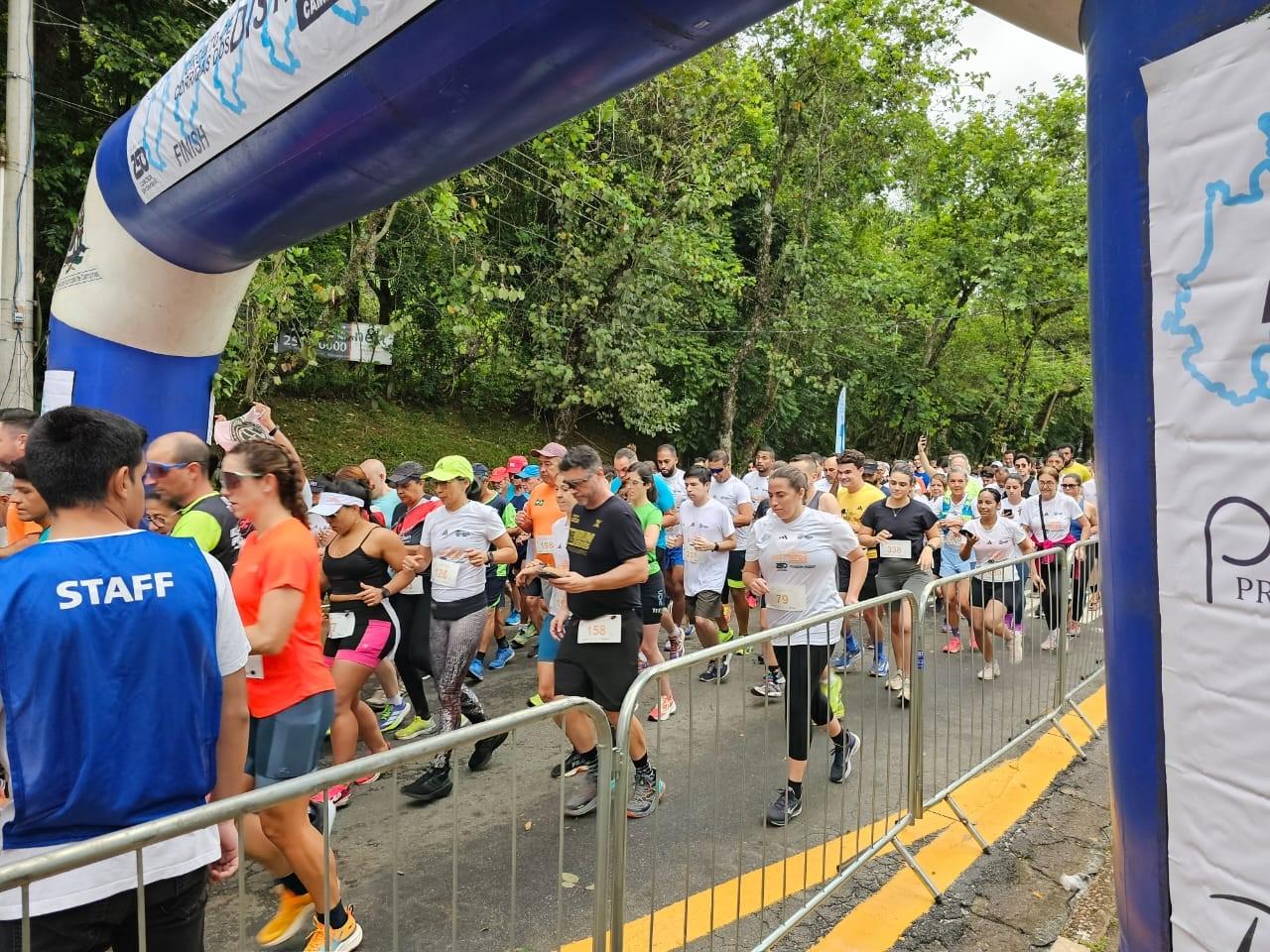 Mais de 500 atletas participam da última prova do Circuito de Corridas dos Distritos