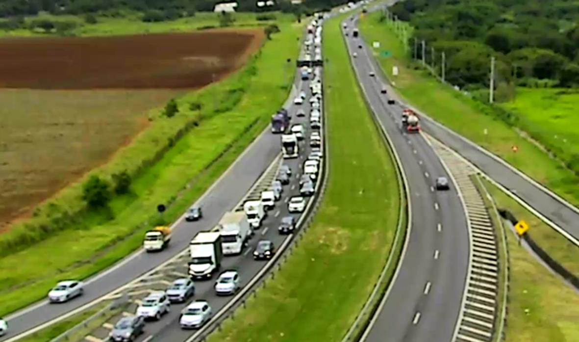 Movimento na Rodovia D. Pedro I supera previsão em 15% no feriado de Natal