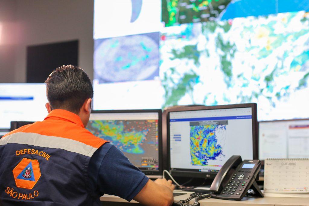 Nova frente fria traz chuva para São Paulo