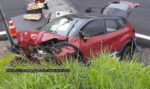 Acidente na Rodovia dos Bandeirantes deixa mãe morta e filha em estado grave