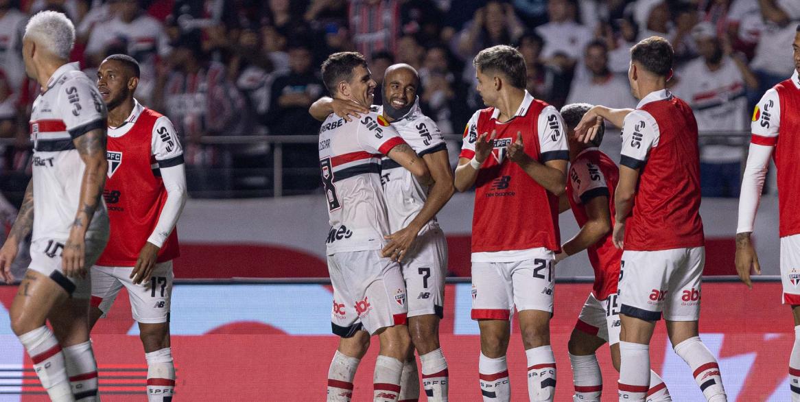 São Paulo vence o Majestoso em dia marcado por chuva e muitos gols