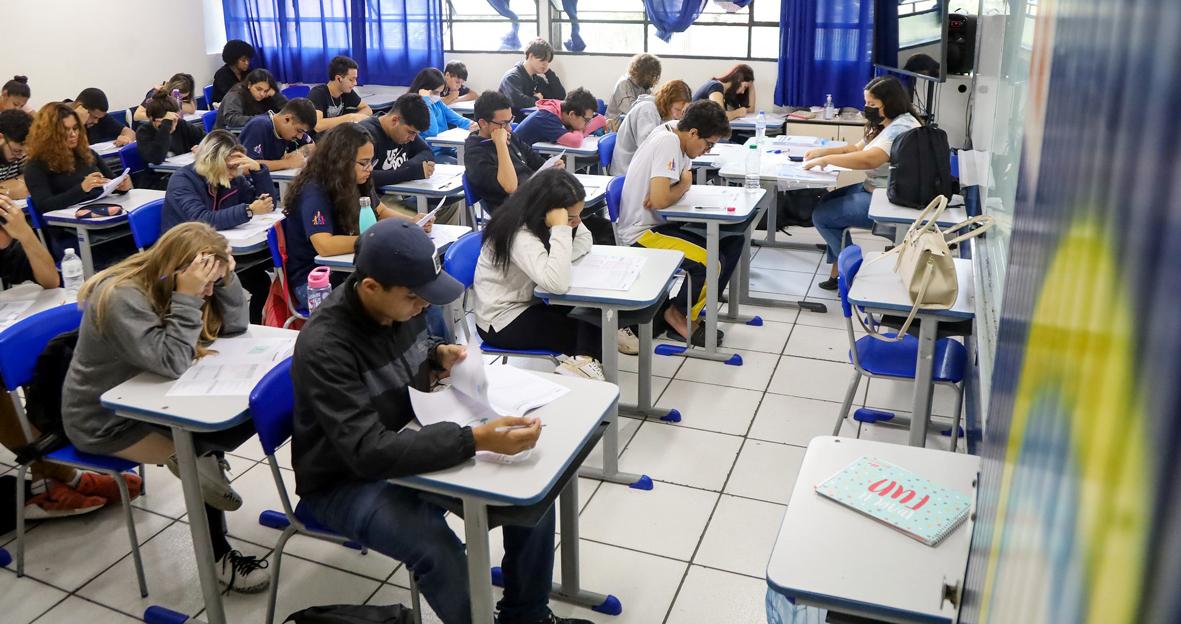 Escolas estaduais vão abrir aos sábados para olimpíadas do conhecimento